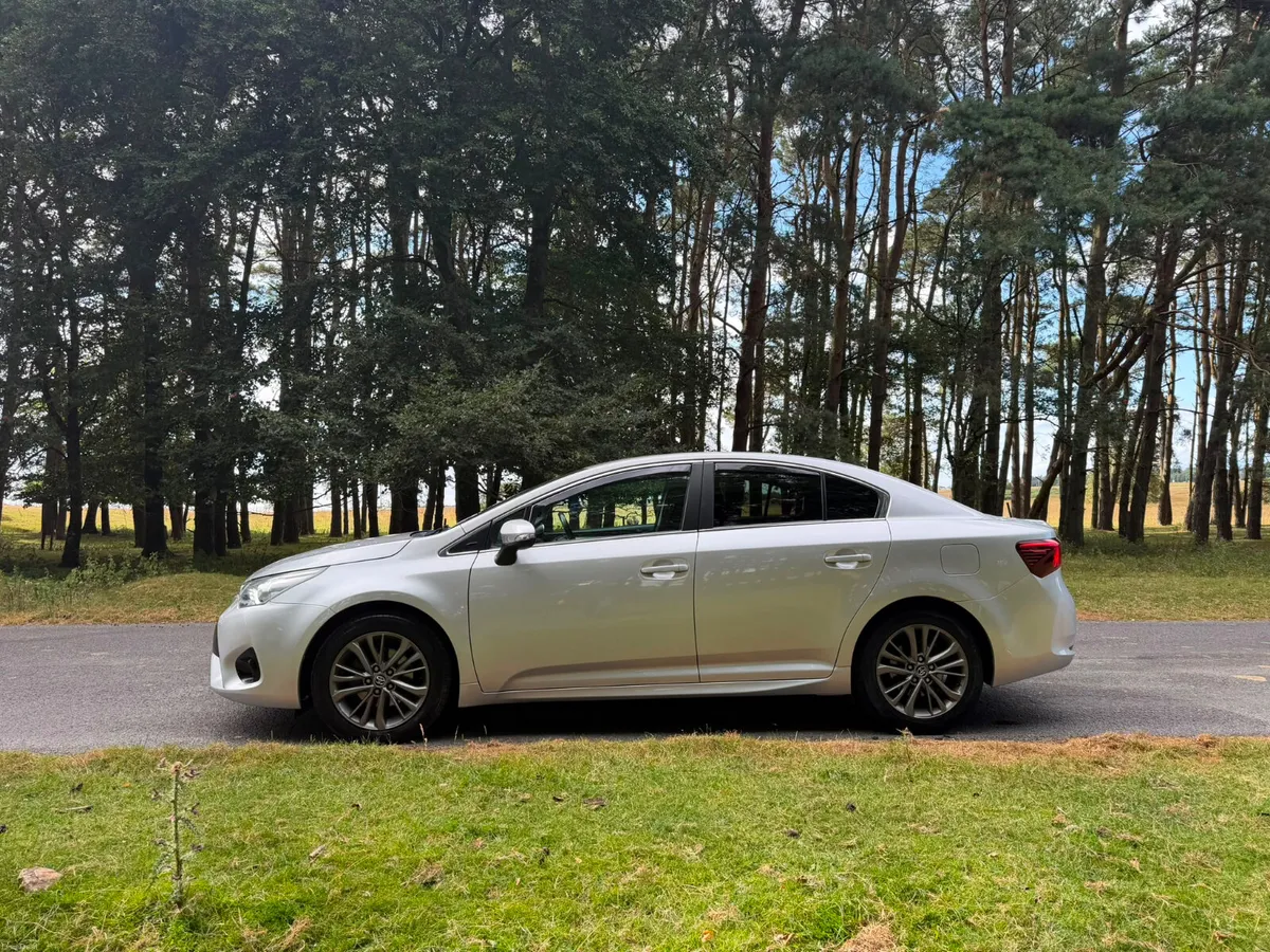 Toyota Avensis 2018 Diesel Low KM - Image 4