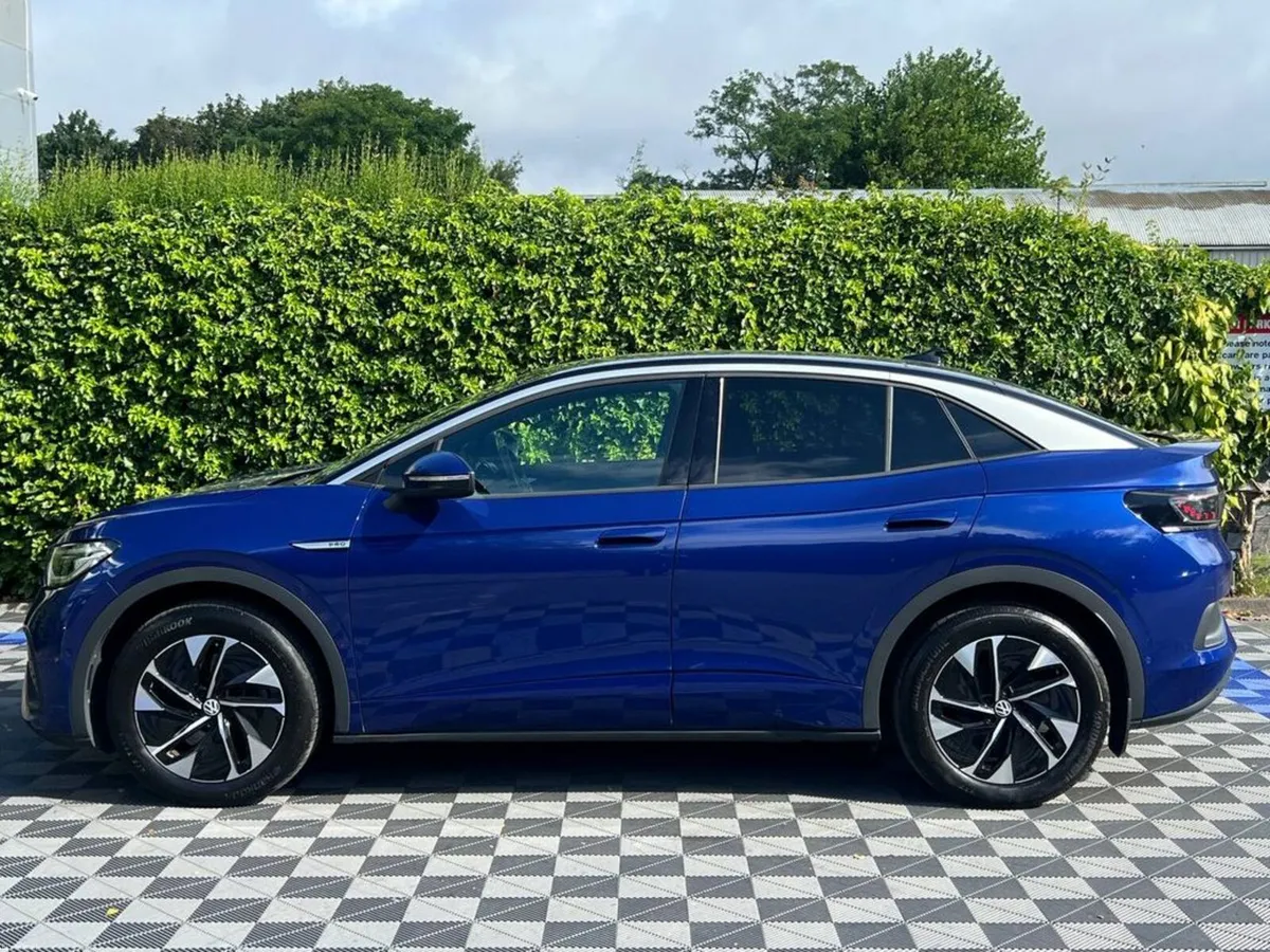 Volkswagen ID.5 PRO TECH 77KWH // PANORAMIC SUNROO - Image 4