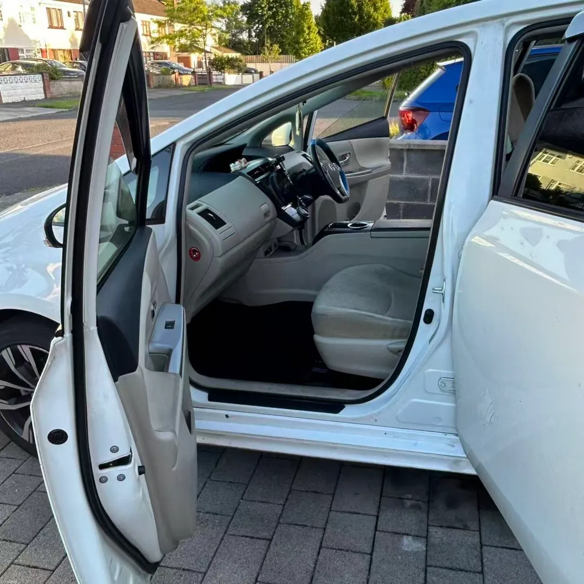 toyota prius+ - Image 5