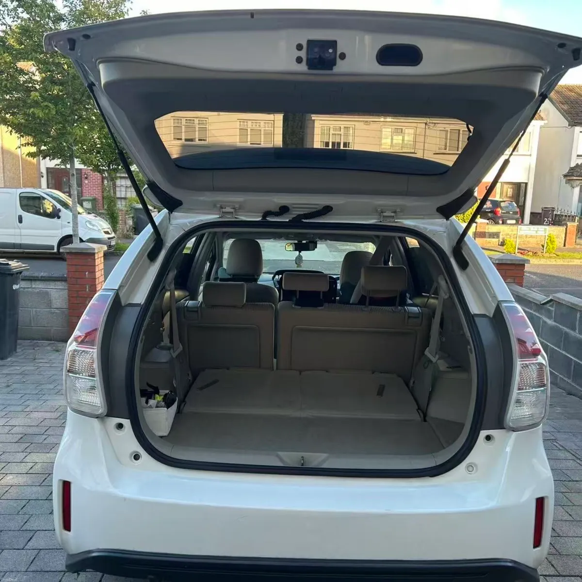 toyota prius+ - Image 6