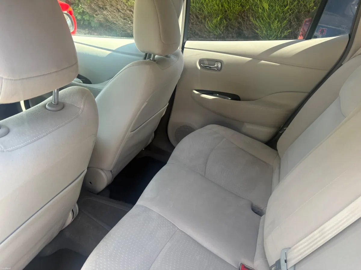 Nissan Leaf 2011(AUTOMATIC) - Image 6