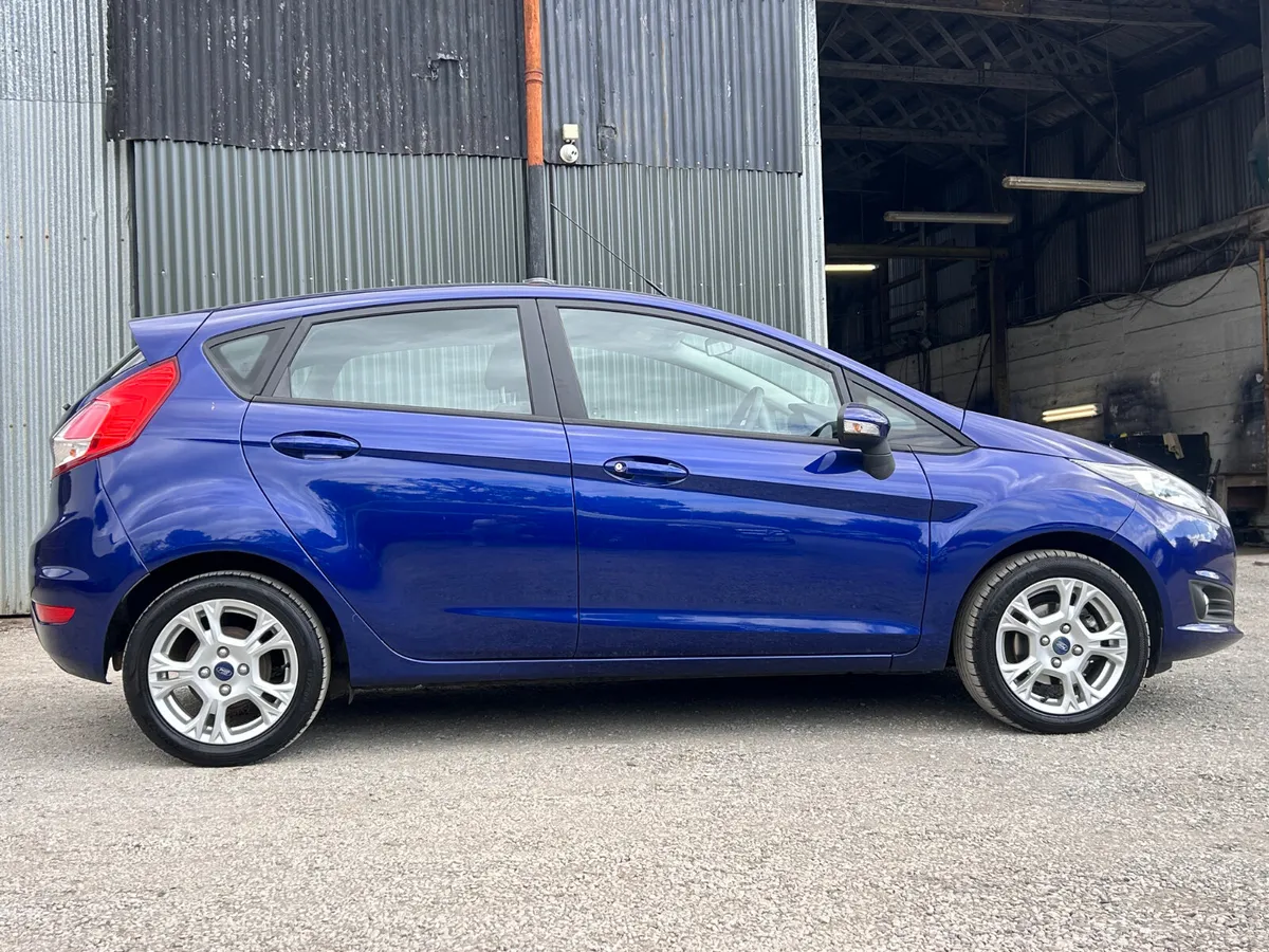 Ford Fiesta 2017 1.25 petrol manual - Image 3