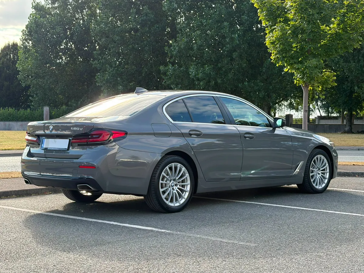 212 BMW 520D X-Drive SE - Image 4