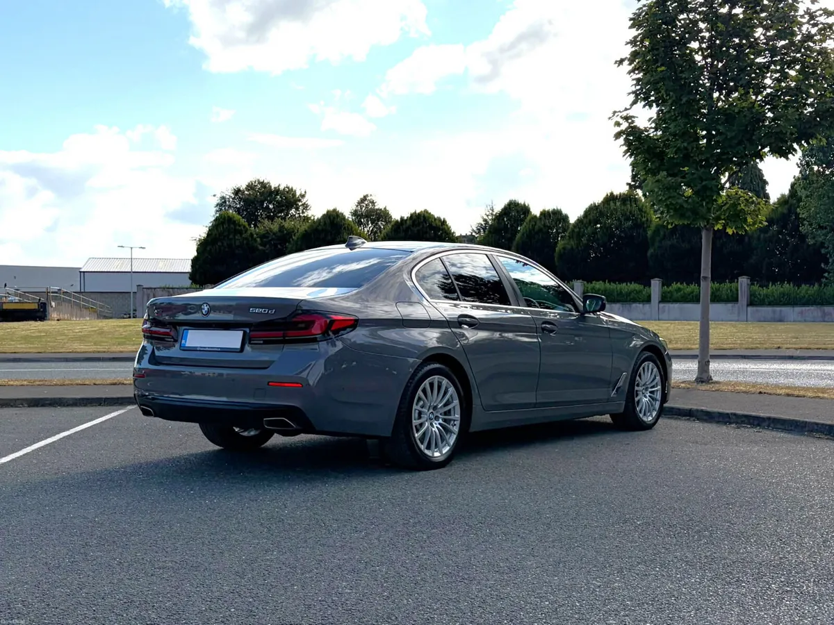 212 BMW 520D X-Drive SE - Image 5