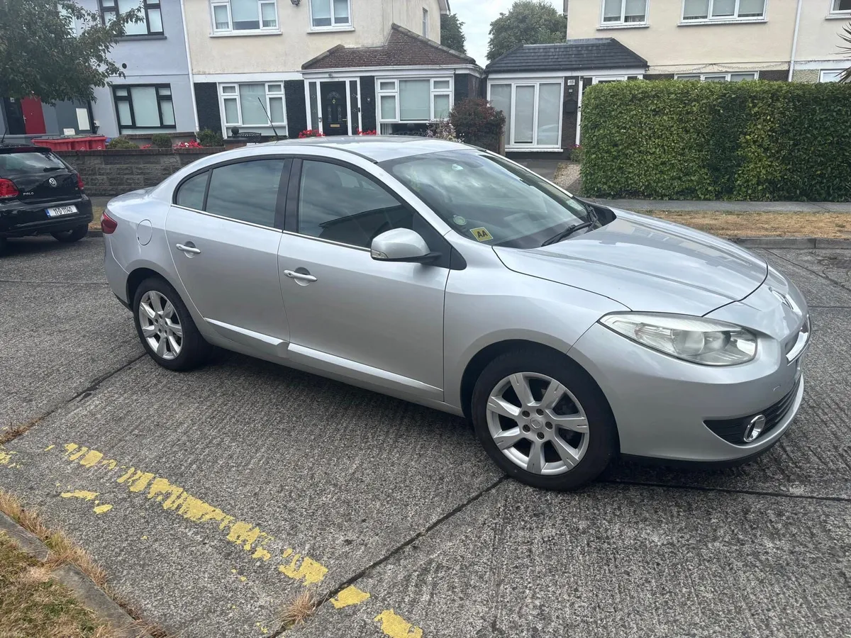 Renault Fluence 2011 - Image 2