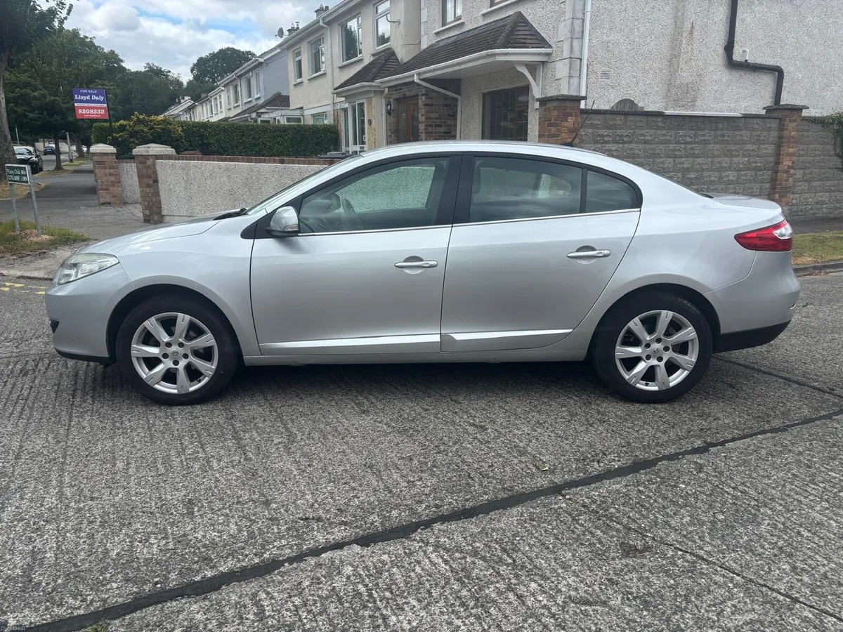 Renault Fluence 2011 - Image 4