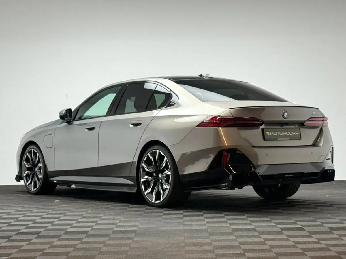 BMW 5-Series 530E M SPORT - Image 5