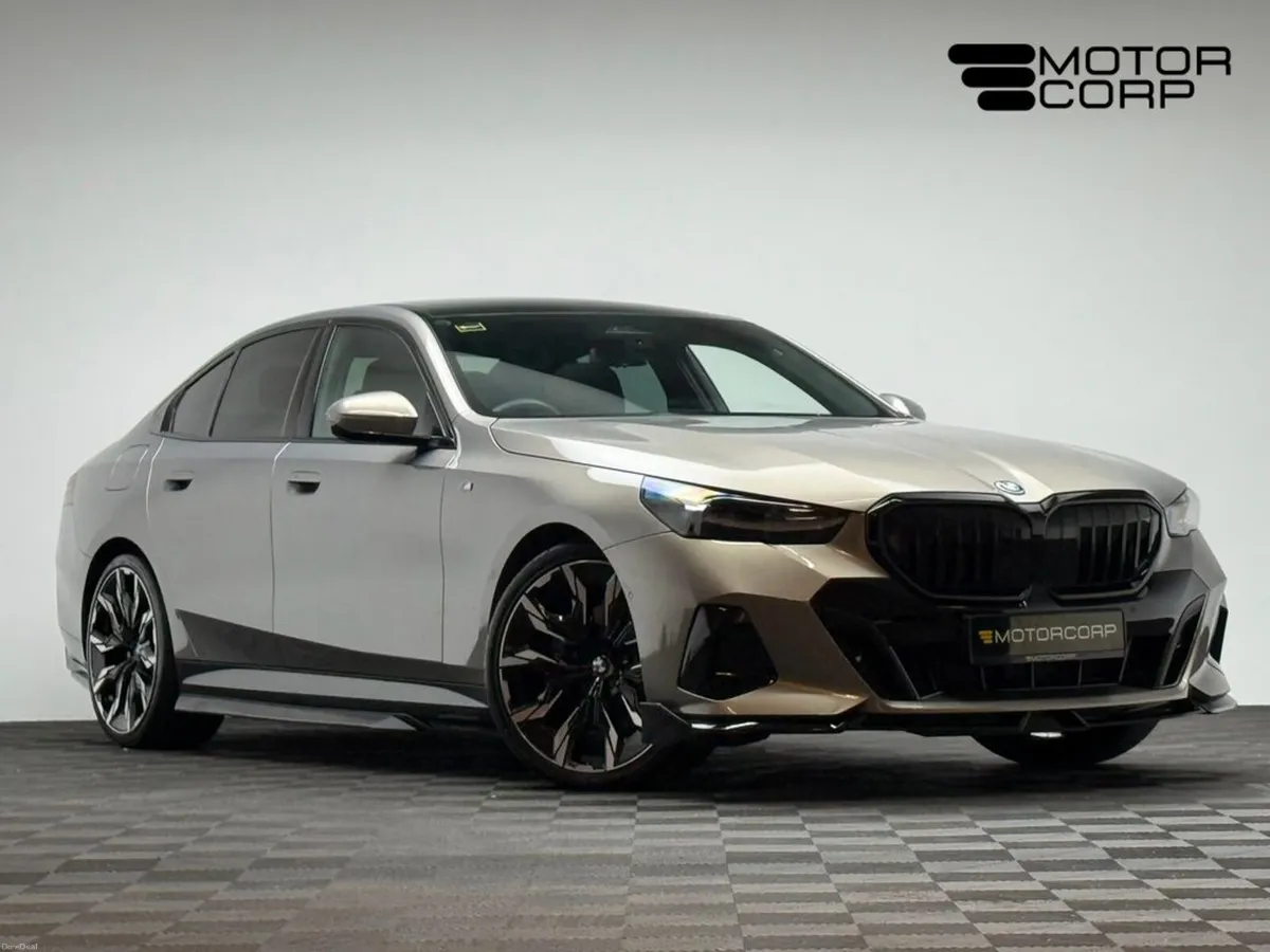BMW 5-Series 530E M SPORT - Image 1