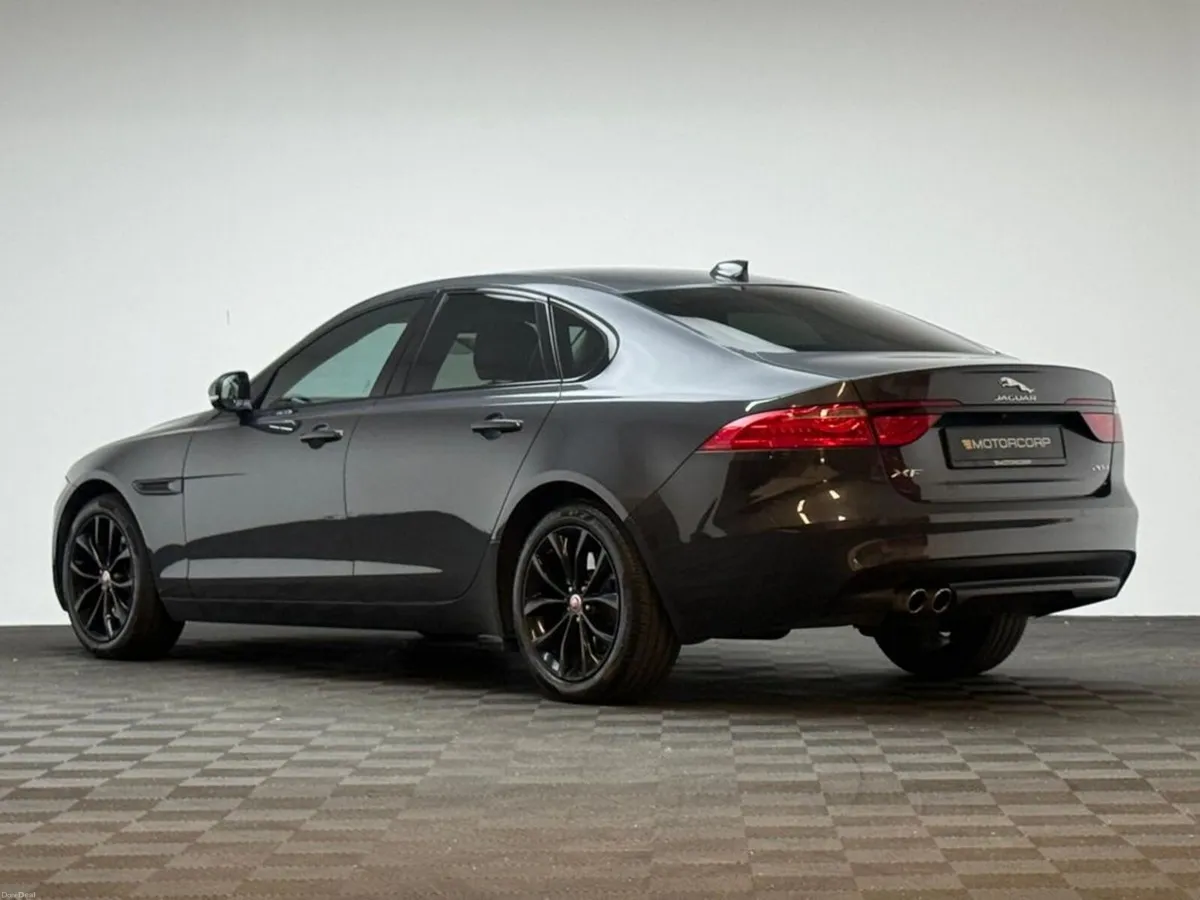 Jaguar XF 2.0D CHEQUERED FLAG ED - Image 5