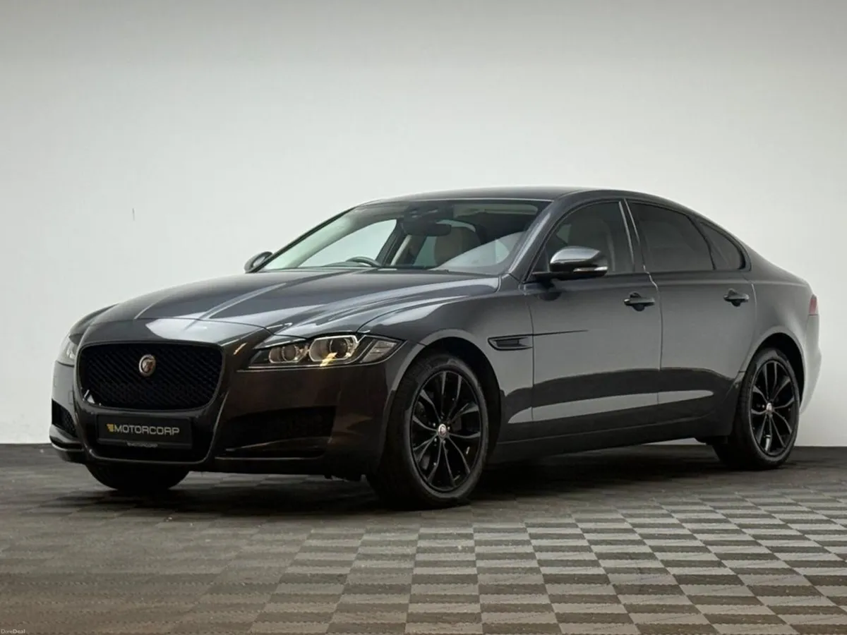 Jaguar XF 2.0D CHEQUERED FLAG ED - Image 3