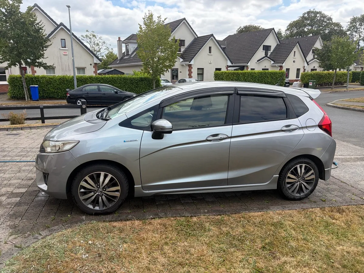 Honda fit hybrid S - Image 5