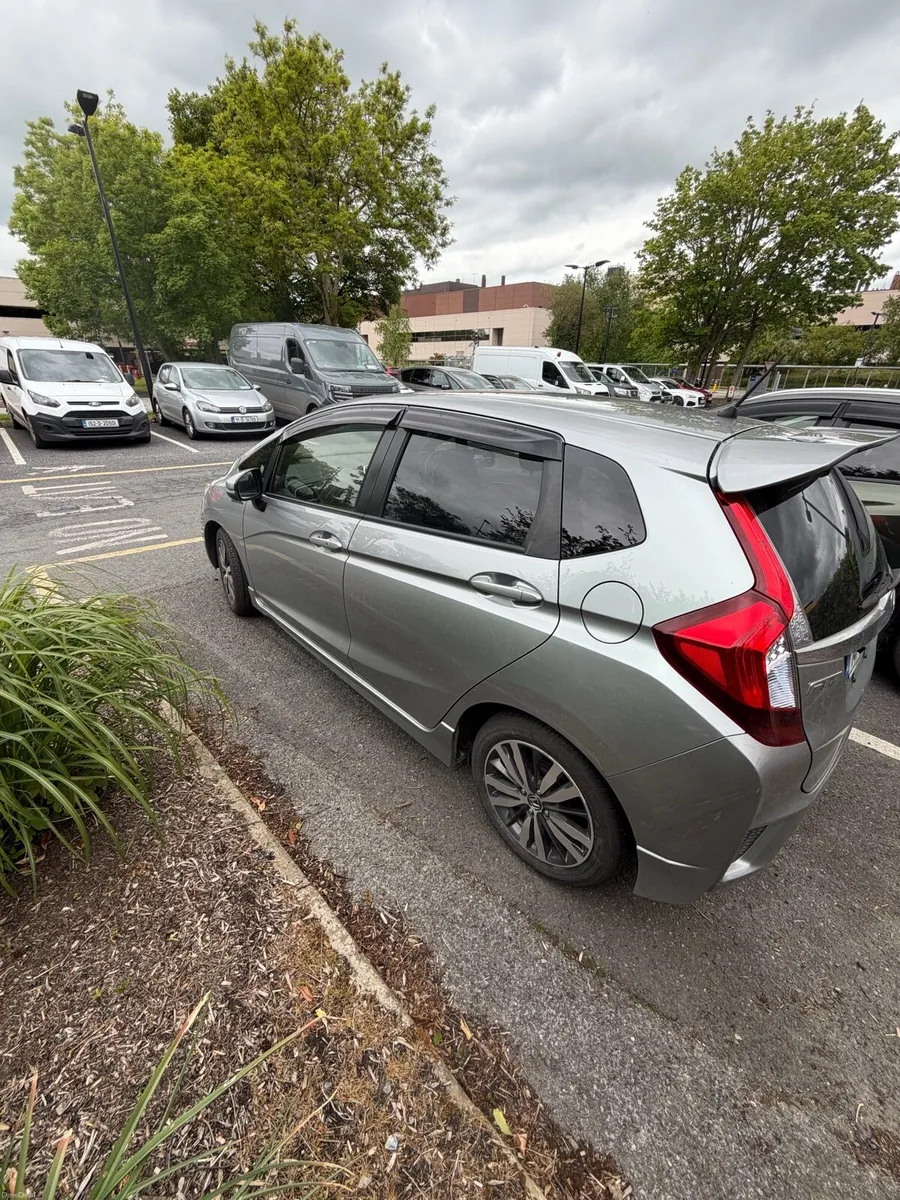 Honda fit hybrid S - Image 2