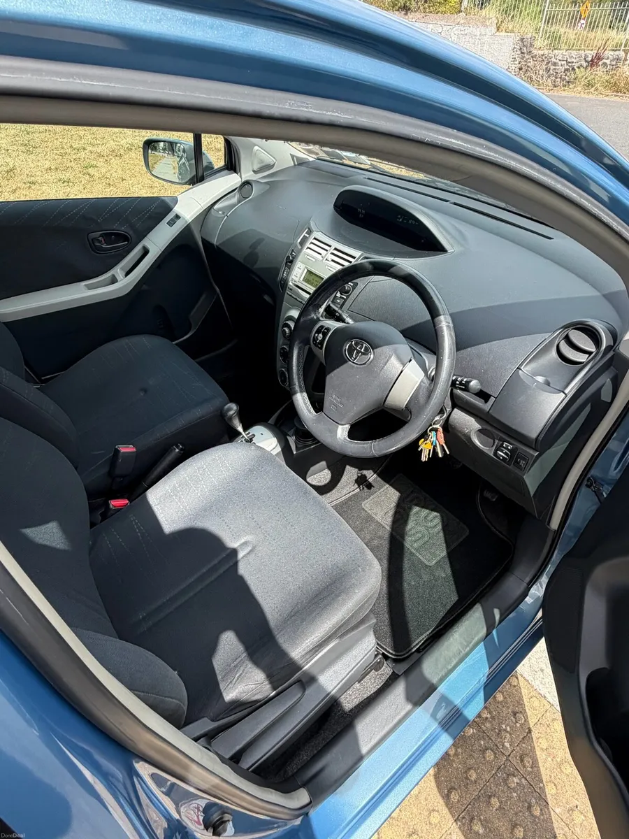 Toyota Yaris AUTO 1.0 - Image 5