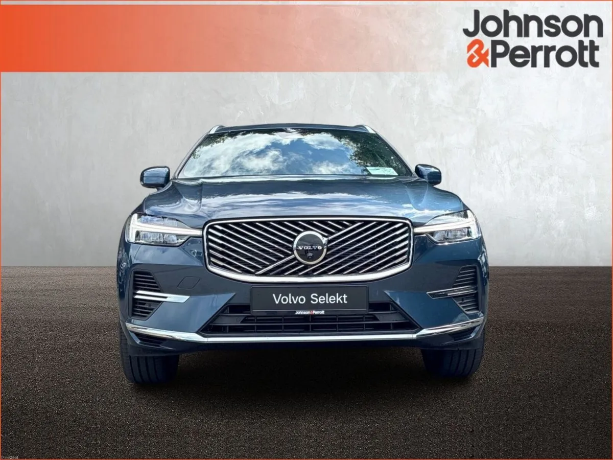 Volvo XC60 T6 350bhp AWD Plus Bright  (Four Year V - Image 4