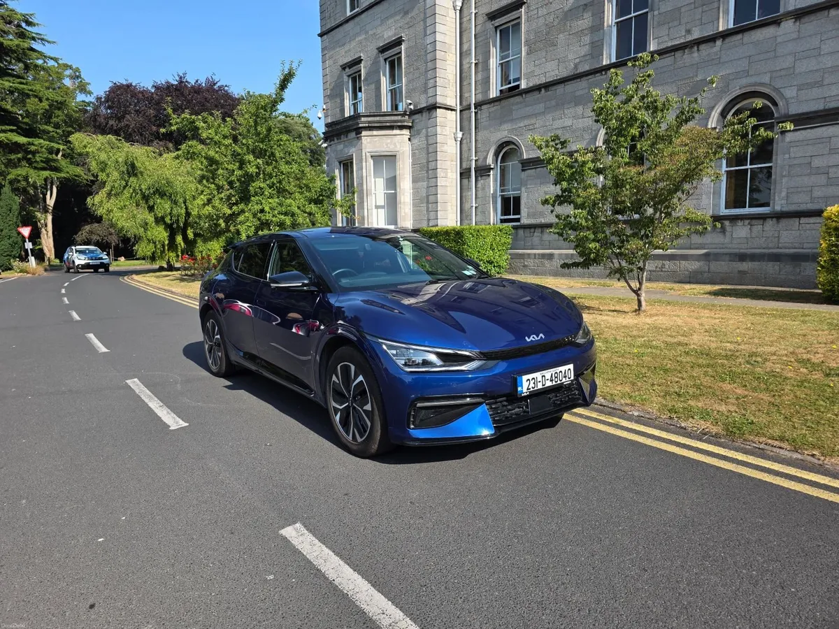 Kia EV6 2023 - Image 2