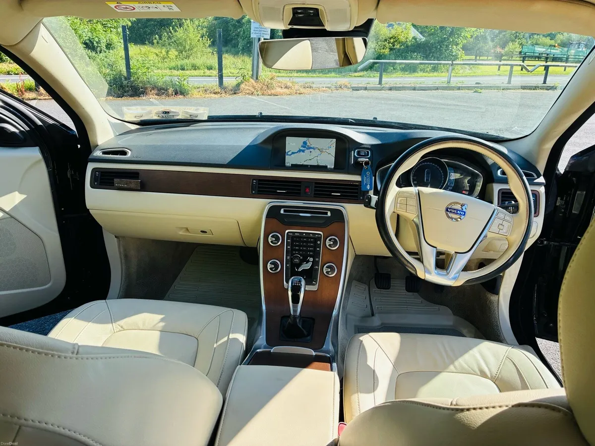 Volvo s80 luxury car - Image 6