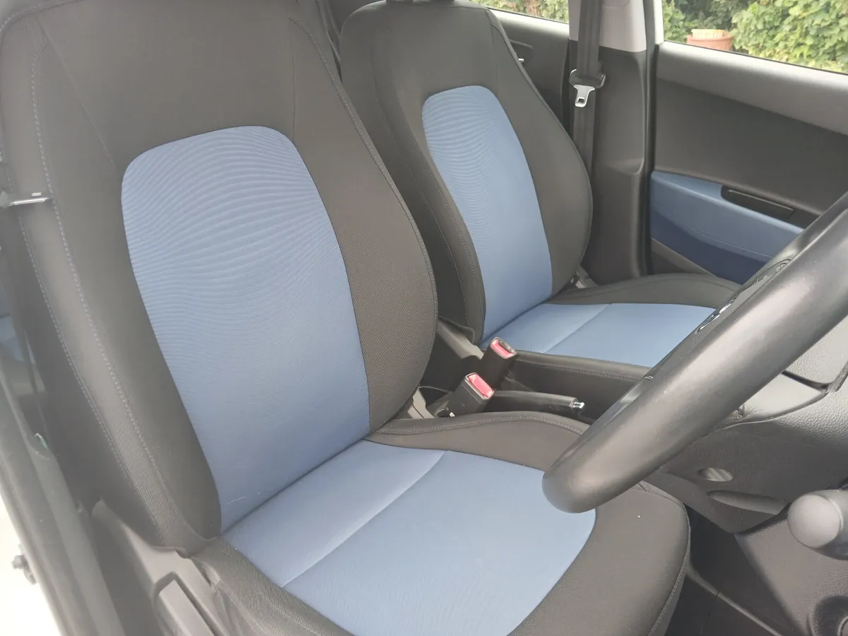 Hyundai i10 Deluxe 2018 - Image 6