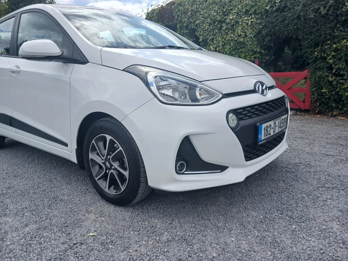 Hyundai i10 Deluxe 2018 - Image 2