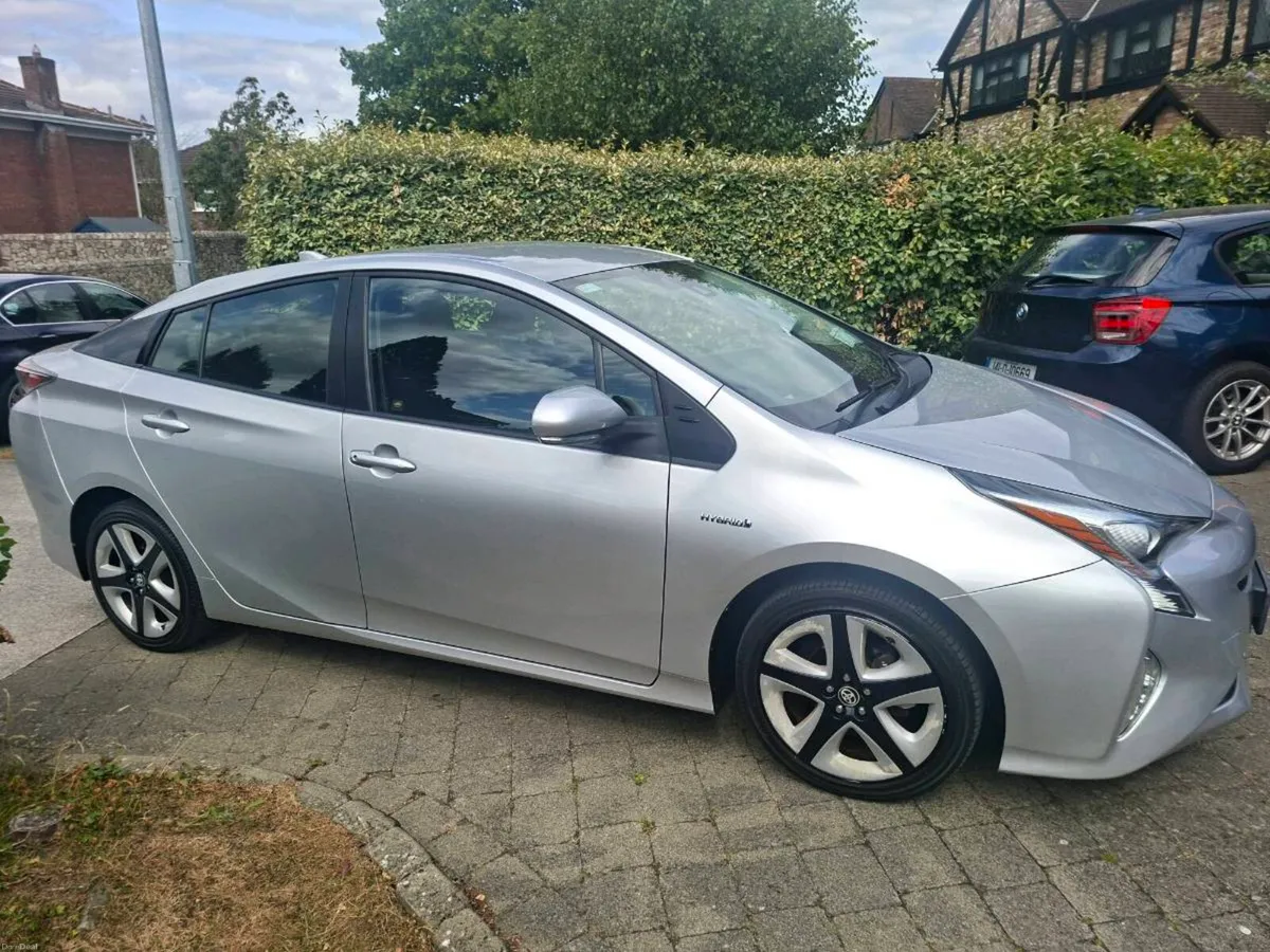 TOYOTA PRIUS 1.8 HYBRID AUTOMATIC 2016 NEW MODEL - Image 2