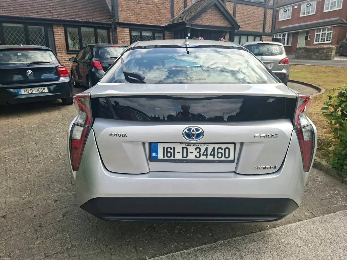 TOYOTA PRIUS 1.8 HYBRID AUTOMATIC 2016 NEW MODEL - Image 4