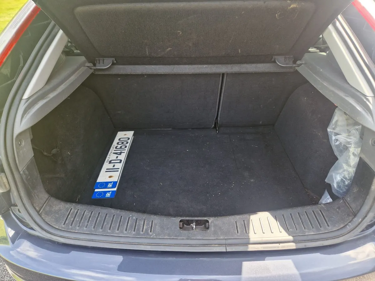 Ford Focus 2011 - Image 6