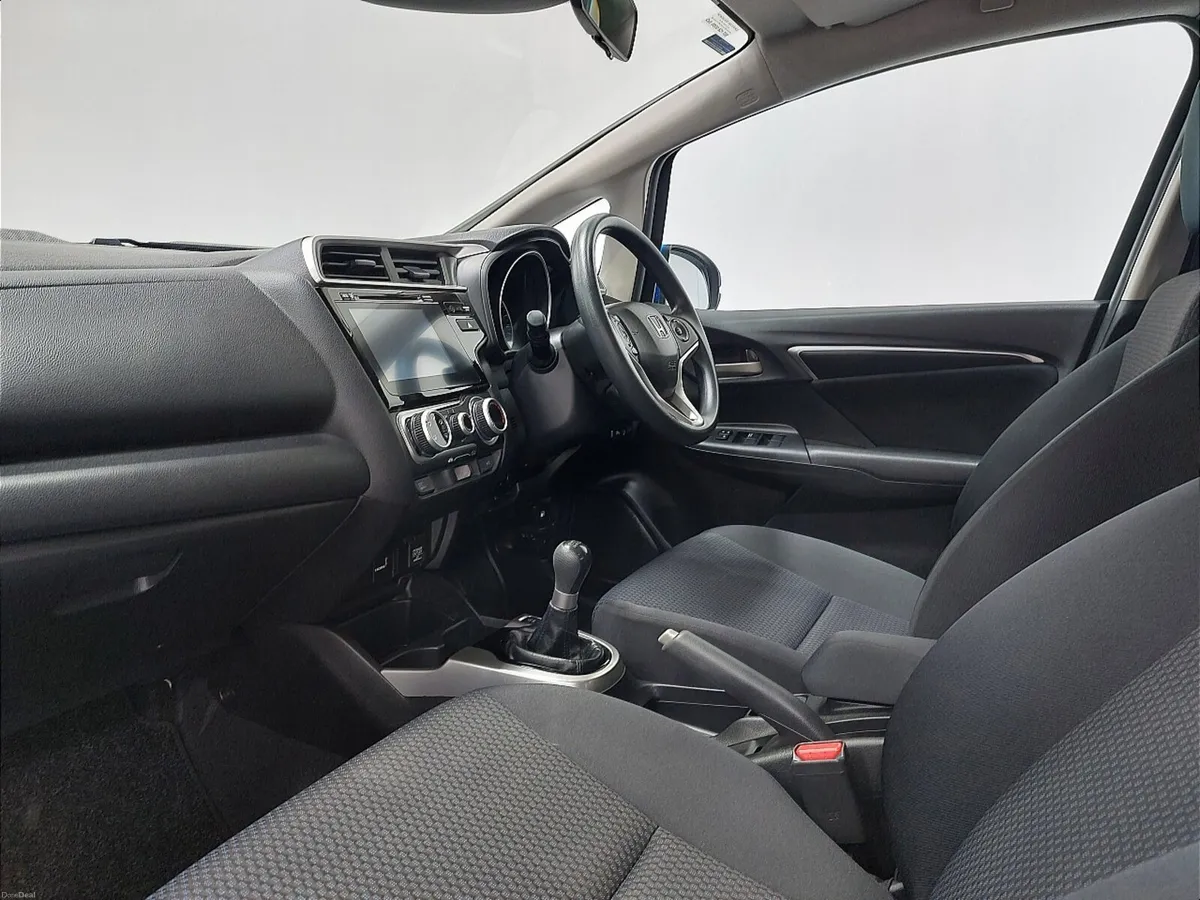 Honda Jazz Hatchback SE - Image 2