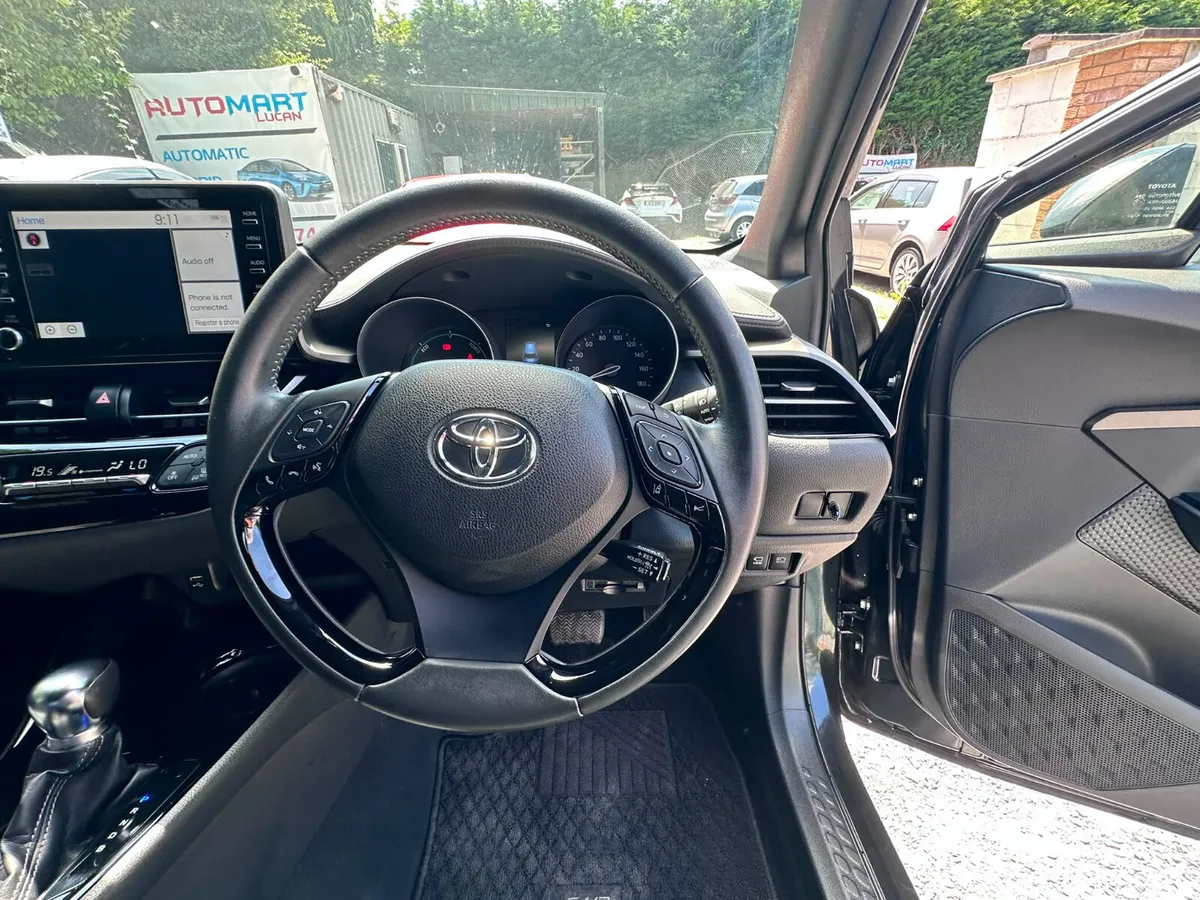 TOYOTA C-HR 2022  22K KM ONLY - Image 6