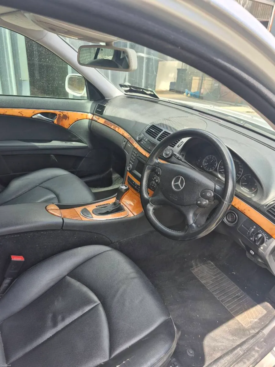 Mercedes e220 - Image 5