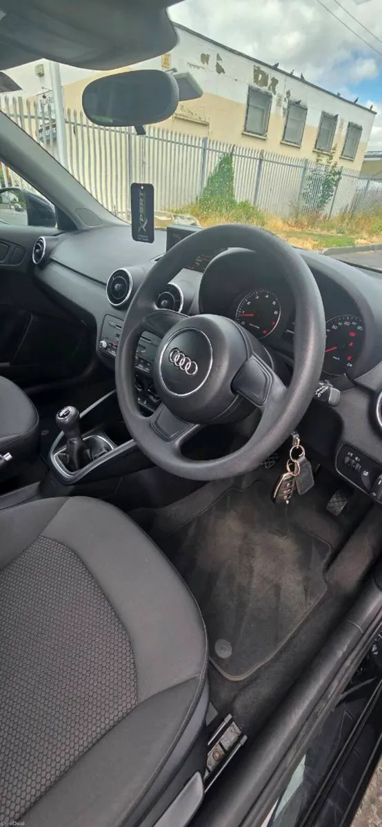 Audi A1 2011 - Image 6