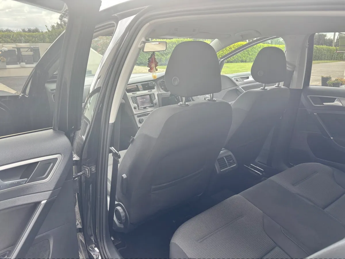 VW Golf 2015 1.6L TDI - Image 6
