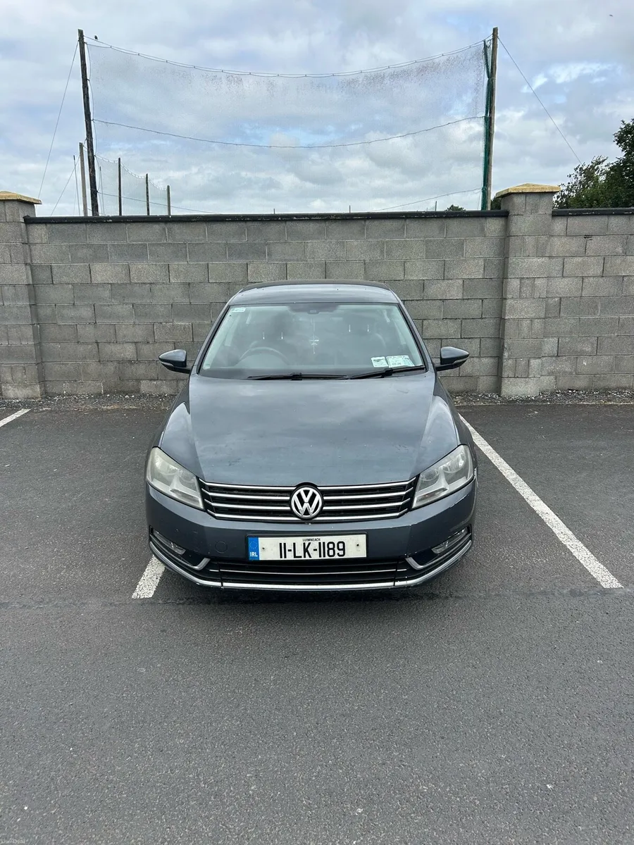 Volkswagen Passat - Image 1