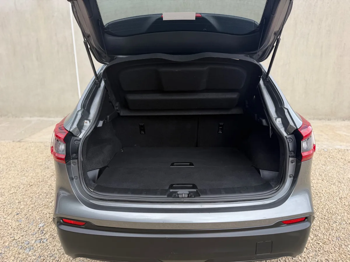 Nissan Qashqai 2018 Low Kms - Image 6
