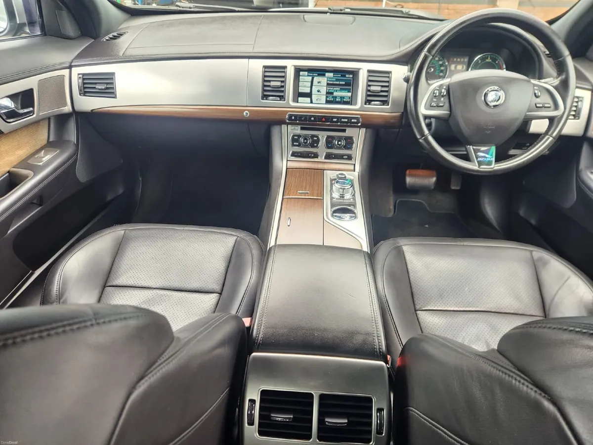 Jaguar XF 2013 - Image 2