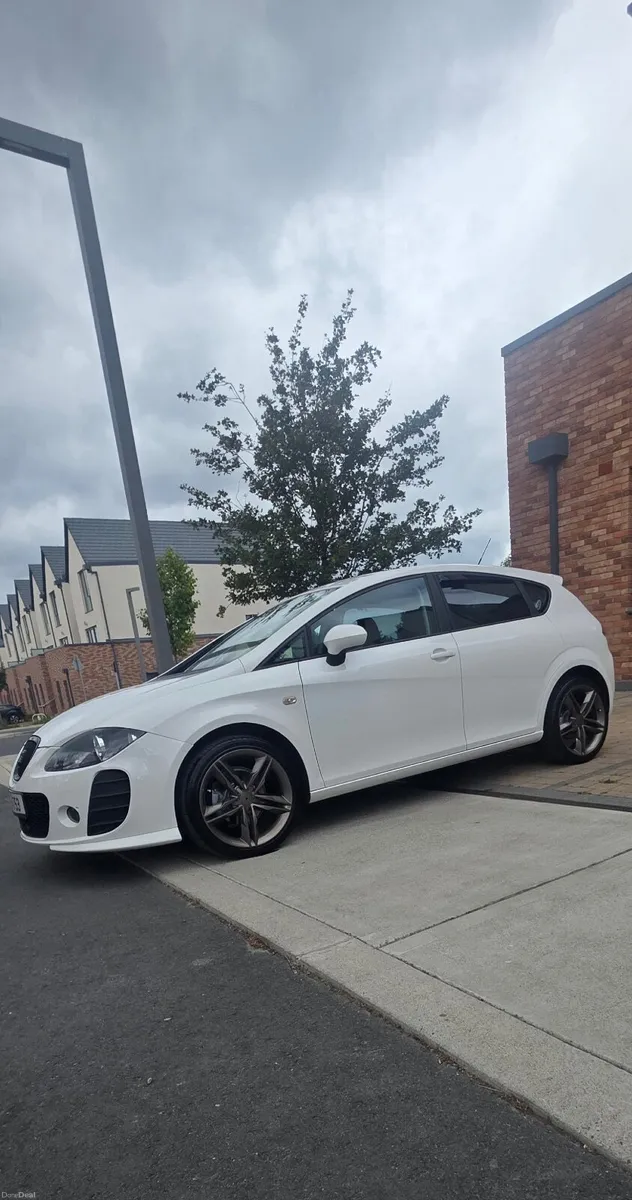 SEAT Leon 2011 - Image 2