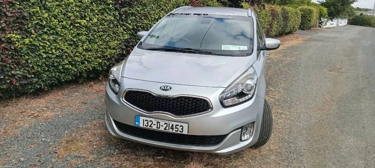Car KIA Carens - Image 1