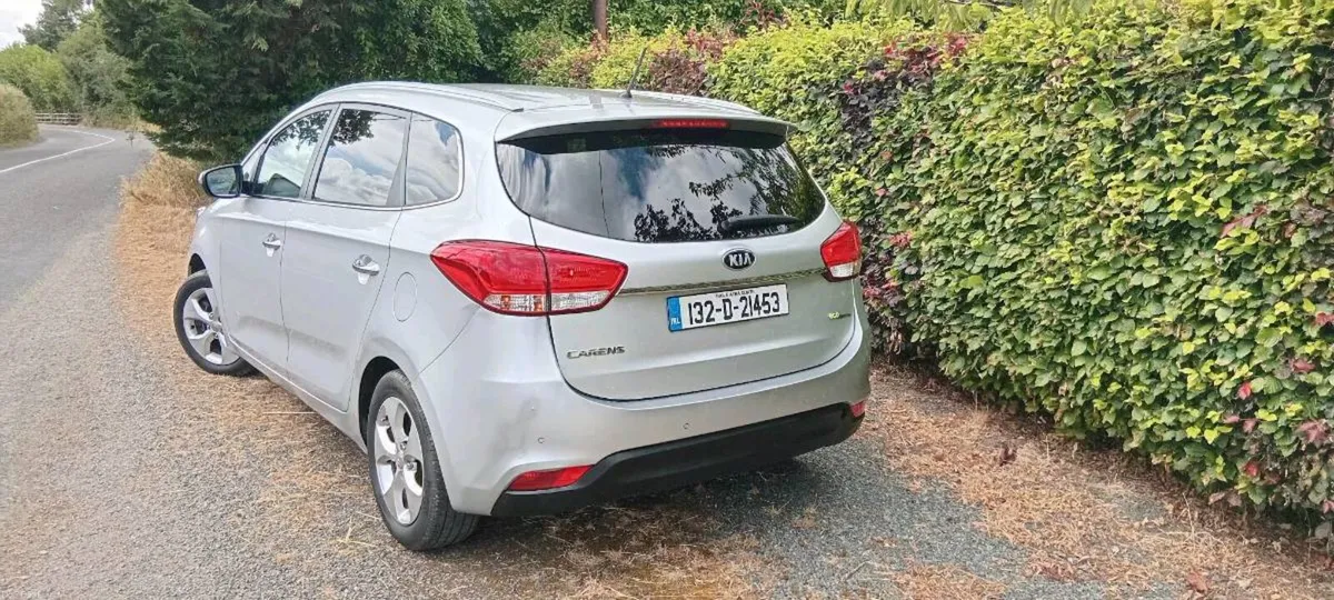 Car KIA Carens - Image 3