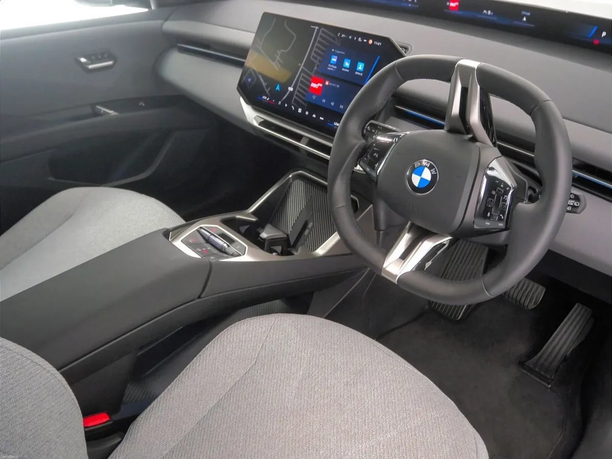 BMW iX3 50 xDrive - Image 6