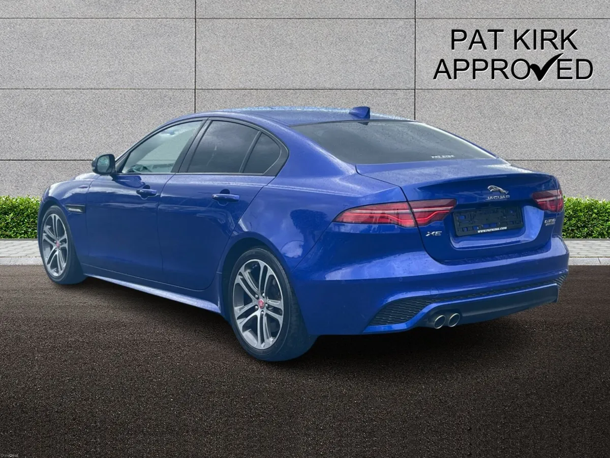 Jaguar XE Xe Diesel Saloon R-Dynamic SE - Image 2