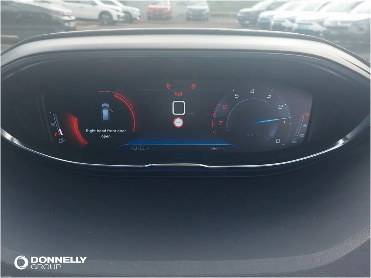 Peugeot 3008 Estate GT Line Premium - Image 4
