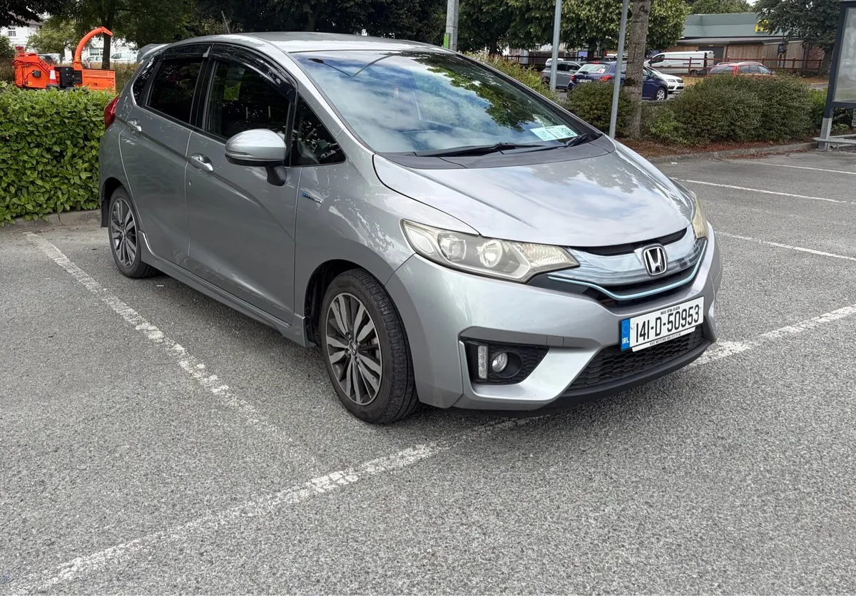 Honda fit hybrid S - Image 2