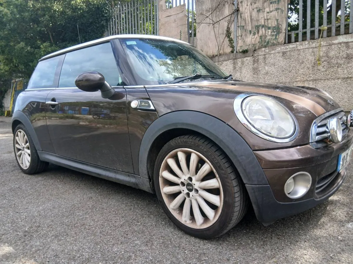 Mini Cooper six months road tax 2000 - Image 1