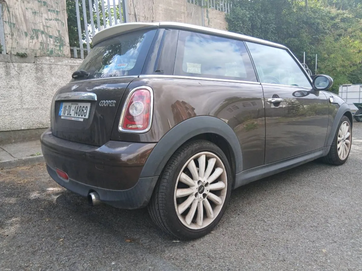 Mini Cooper six months road tax 2000 - Image 5