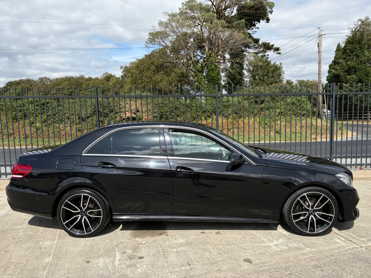 Mercedes-Benz E220 AMG - Image 3