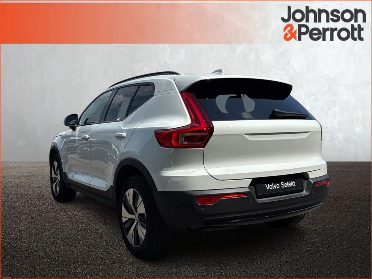 Volvo XC40 T4 211bhp PHEV Plus Dark (Two Year Volv - Image 3