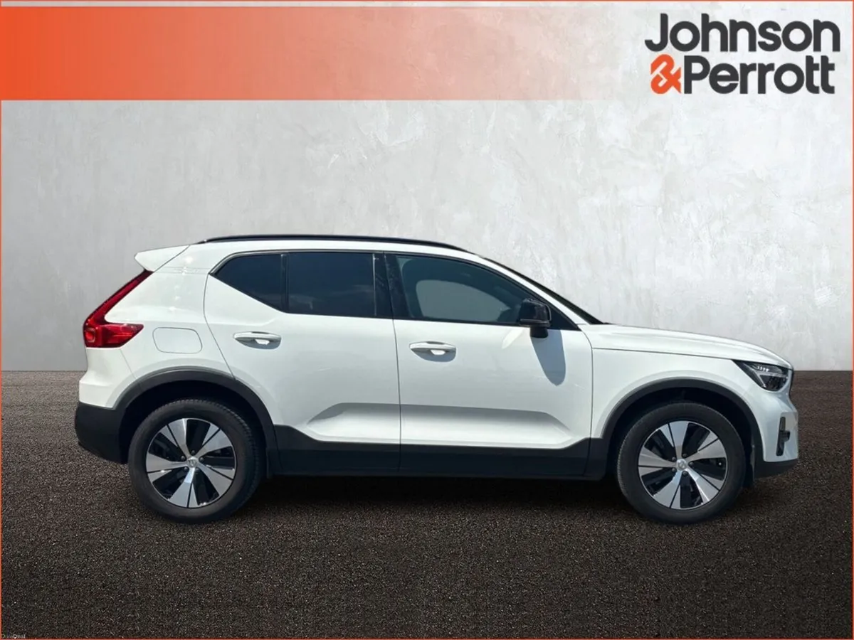 Volvo XC40 T4 211bhp PHEV Plus Dark (Two Year Volv - Image 5