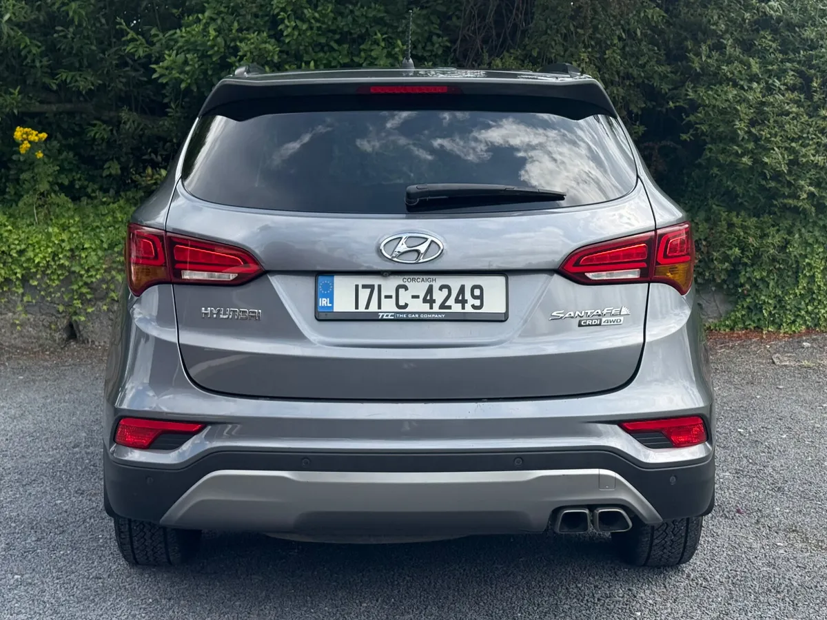 Hyundai Santa Fe Executive (4WD - 7 Seater) - Image 4