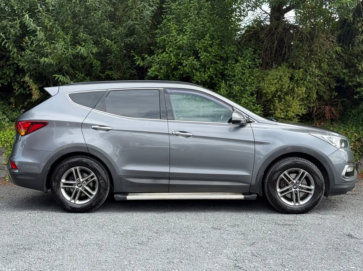 Hyundai Santa Fe Executive (4WD - 7 Seater) - Image 2