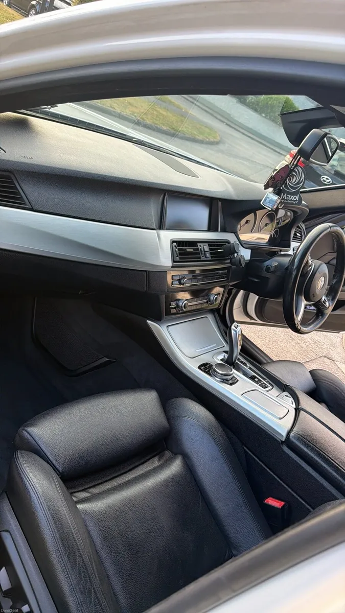 BMW 520D M Sport + - Image 4
