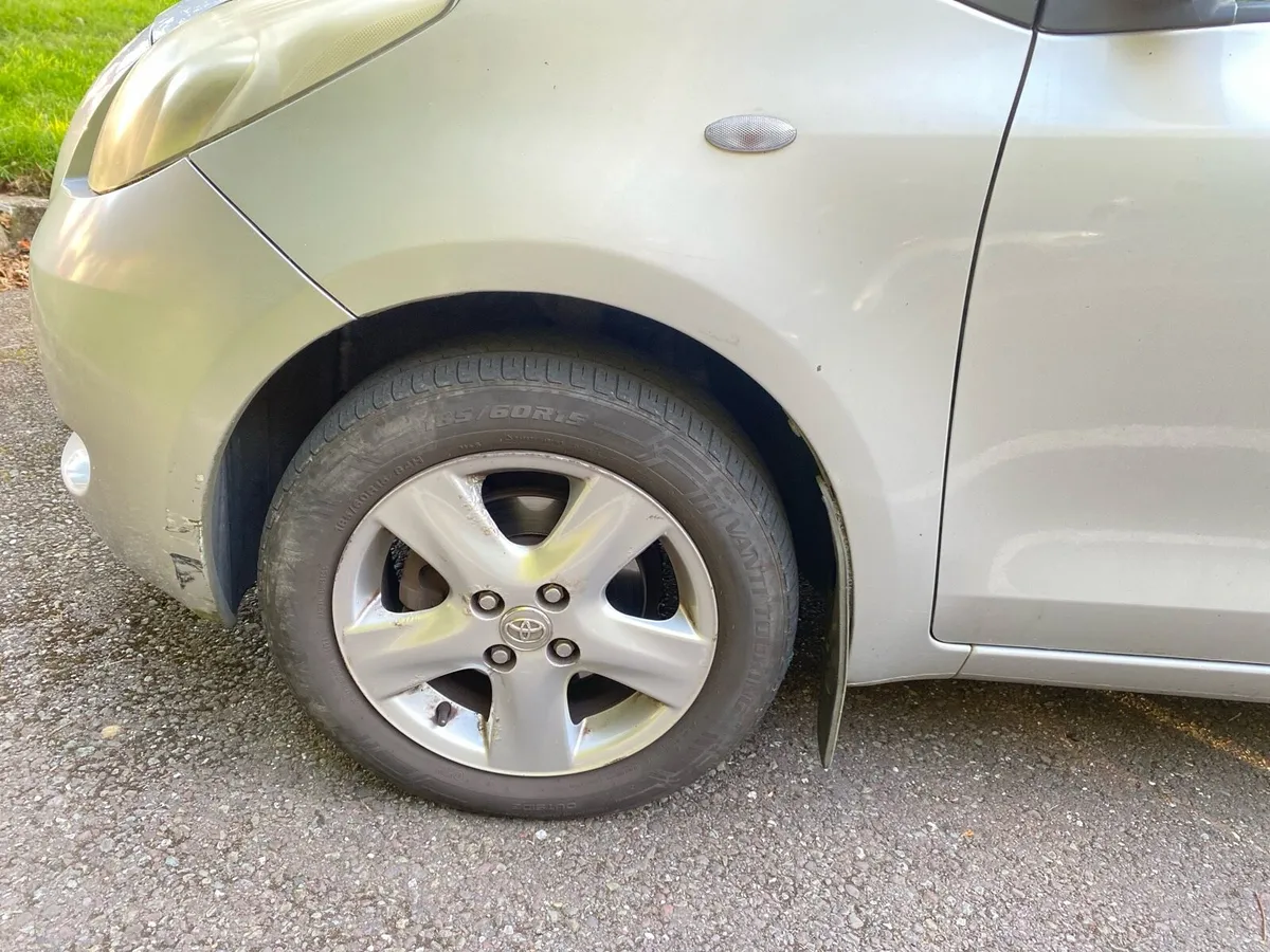 Toyota Yaris - Image 6