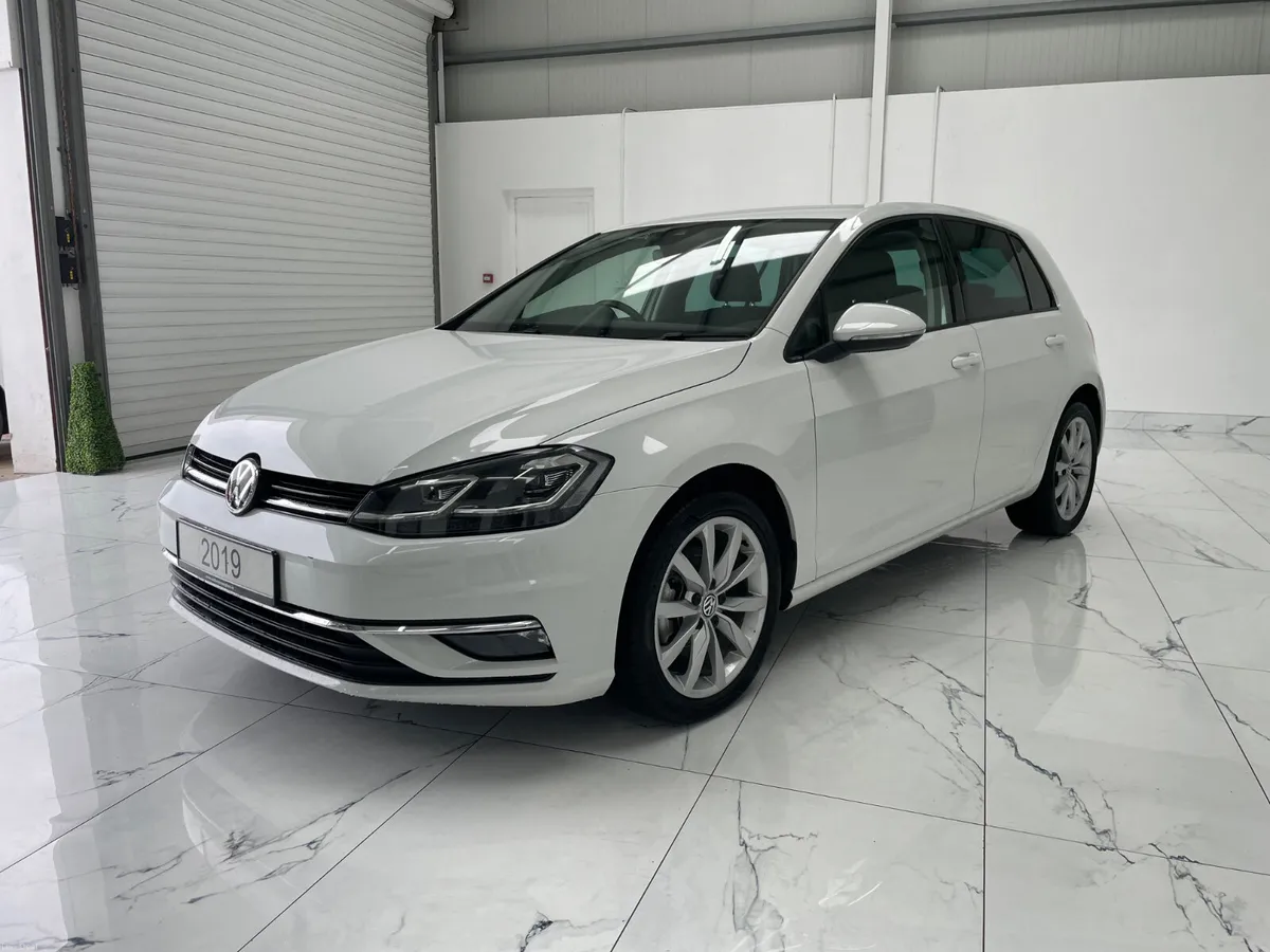 2019 Volkswagen Golf - Image 3